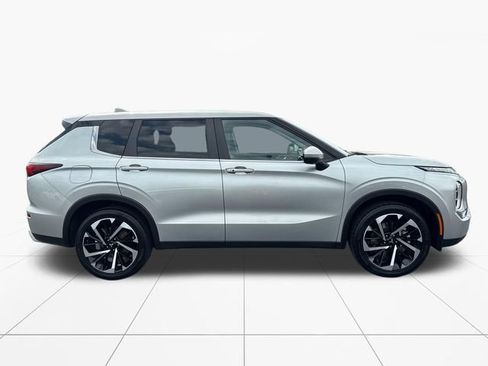 Used 2024 Mitsubishi Outlander SE FWD image 7