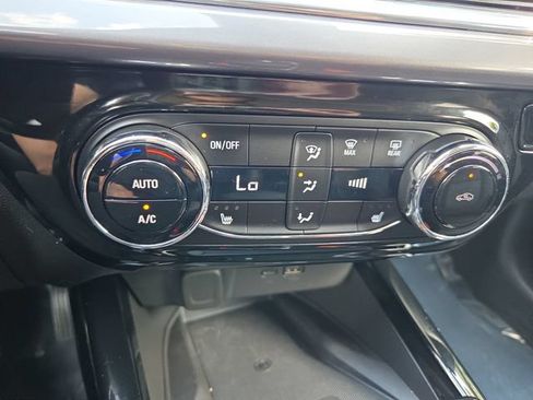 Used 2025 Chevrolet Trax ACTIV FWD image 23