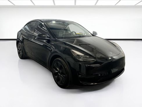 Used 2024 Tesla Model Y Long Range image 3