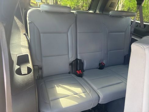 Used 2025 Chevrolet Suburban LT image 50