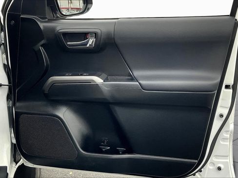 Used 2022 Toyota Tacoma TRD Sport image 20