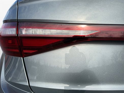 Used 2025 Volkswagen Jetta SE image 21