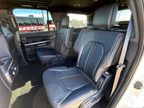 Used 2024 Ford Expedition Platinum image 21