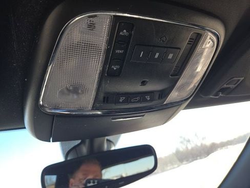 Used 2022 Jeep Grand Cherokee Limited image 16