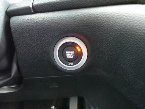 New 2026 Chrysler Pacifica Select image 21