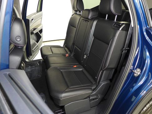 Certified 2023 Volkswagen Atlas SE w/ Black Wheel Package FWD image 21
