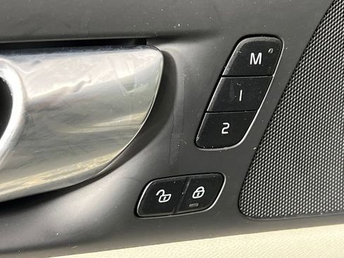 Used 2022 Volvo S60 B5 Momentum w/ Premium Package image 22