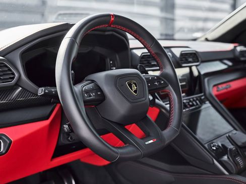 Used 2024 Lamborghini Urus S AWD/4WD image 39