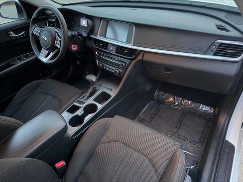 Used 2020 Kia Optima LX image 17
