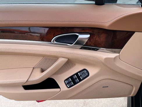 Used 2012 Porsche Panamera 4S image 8
