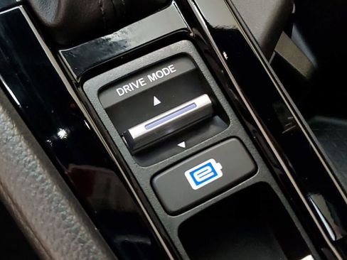 Used 2025 Honda Accord Sport image 31