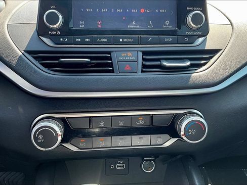Used 2022 Nissan Altima 2.5 S FWD image 17
