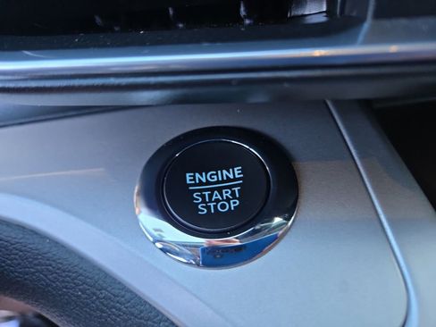 Used 2022 Ford Explorer XLT w/ Equipment Group 202A image 25