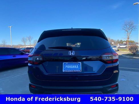 Certified 2025 Honda Pilot Sport image 4