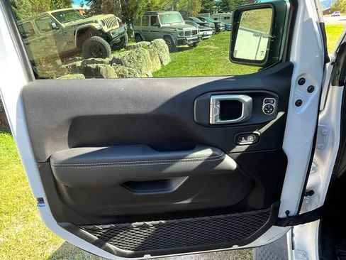 Used 2021 Jeep Gladiator Overland w/ Popular Equipment Package AWD/4WD image 14