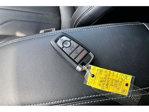 Used 2025 Ford Escape SE w/ PHEV Premium Package FWD image 13
