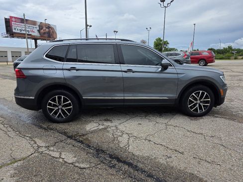 Used 2021 Volkswagen Tiguan SE FWD image 4