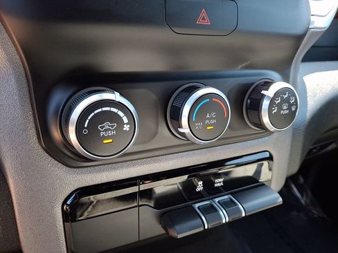Used 2022 RAM 1500 Big Horn AWD/4WD image 14
