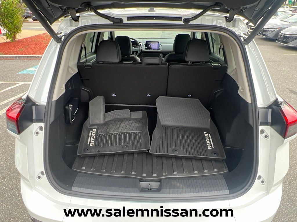 Certified 2026 Nissan Rogue SV AWD/4WD image 20