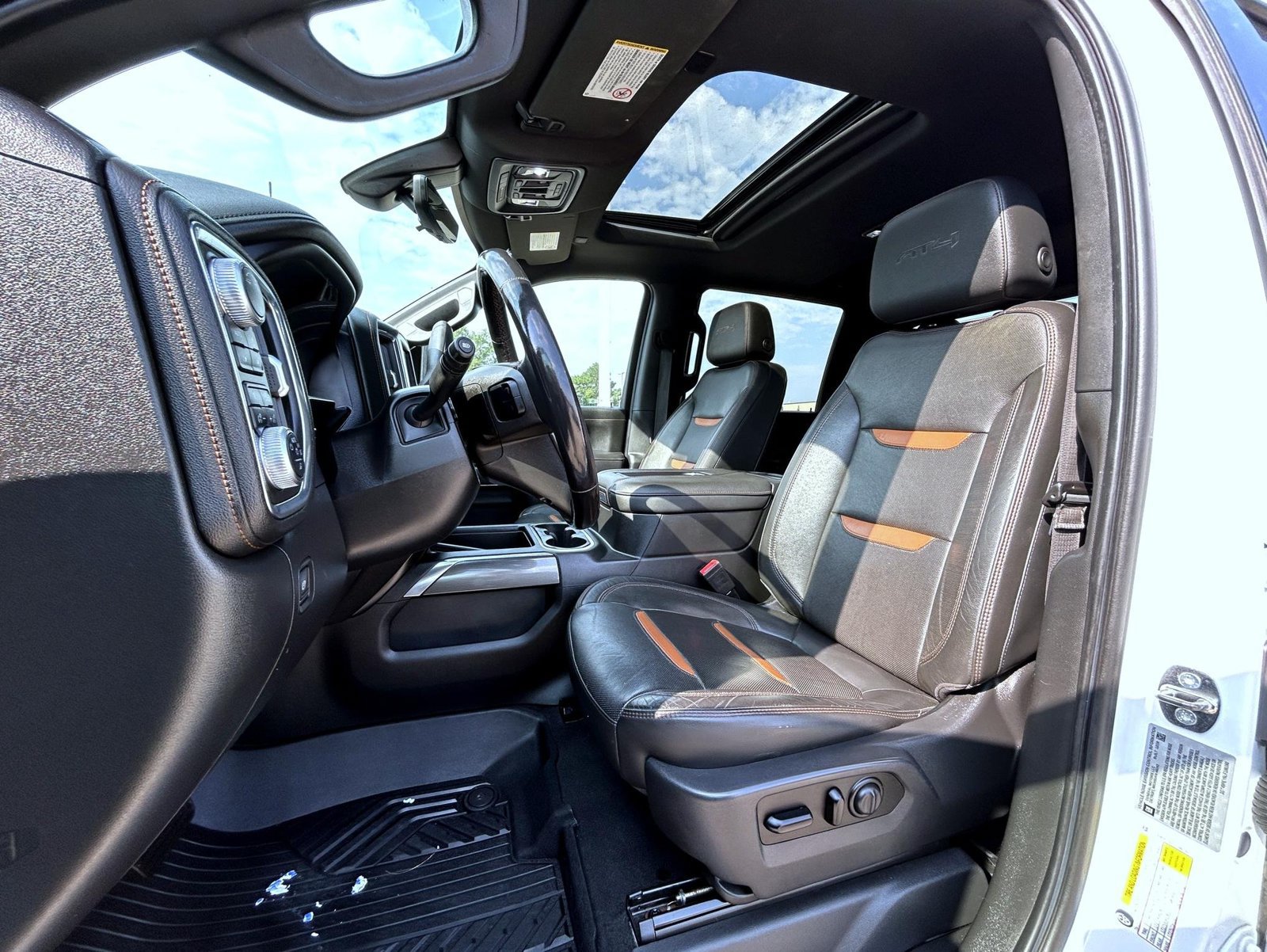 Used 2020 GMC Sierra 2500 AT4 w/ AT4 Premium Package AWD/4WD image 10