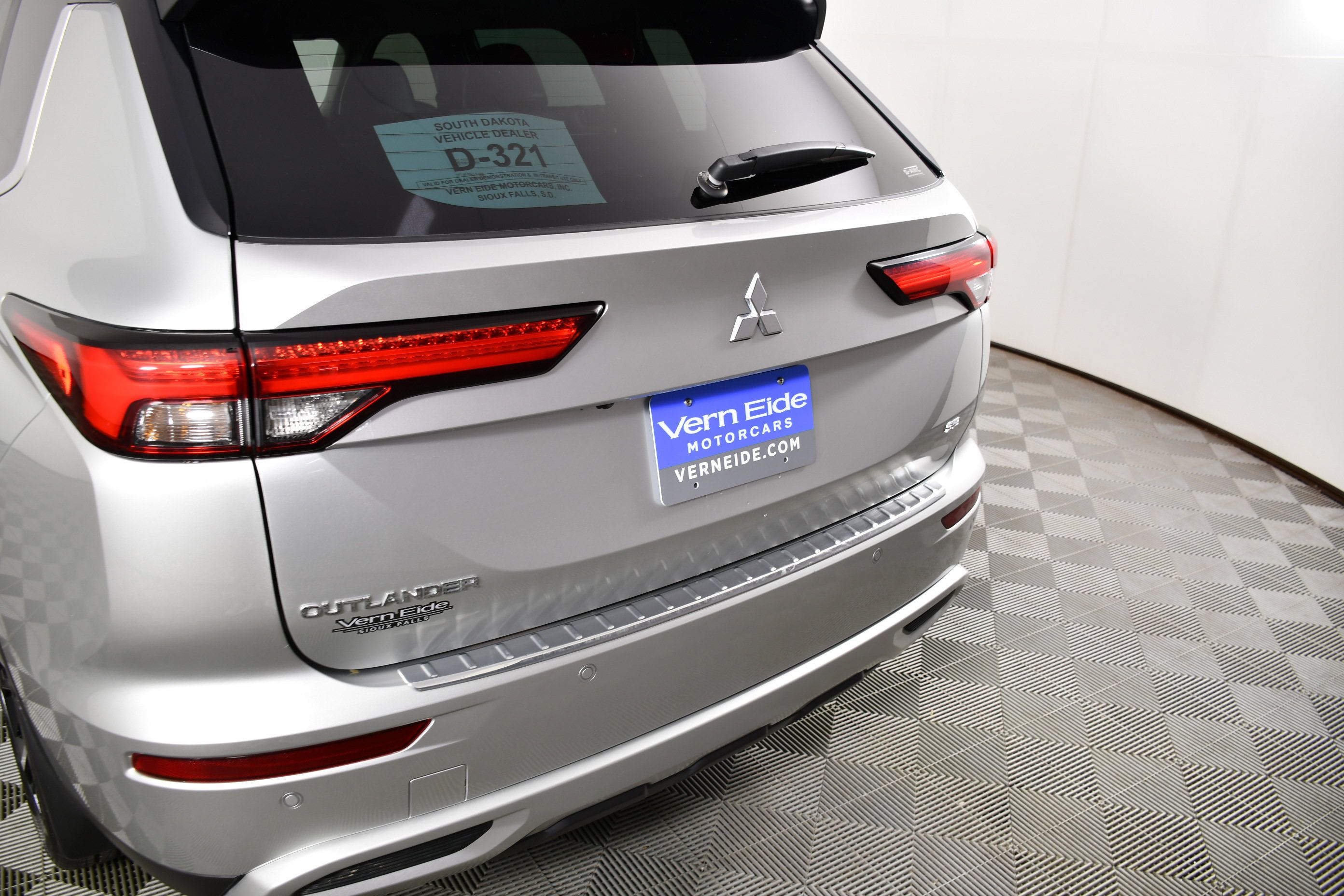Used 2023 Mitsubishi Outlander SE AWD/4WD image 15