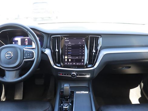 Used 2024 Volvo S60 B5 Core FWD image 15