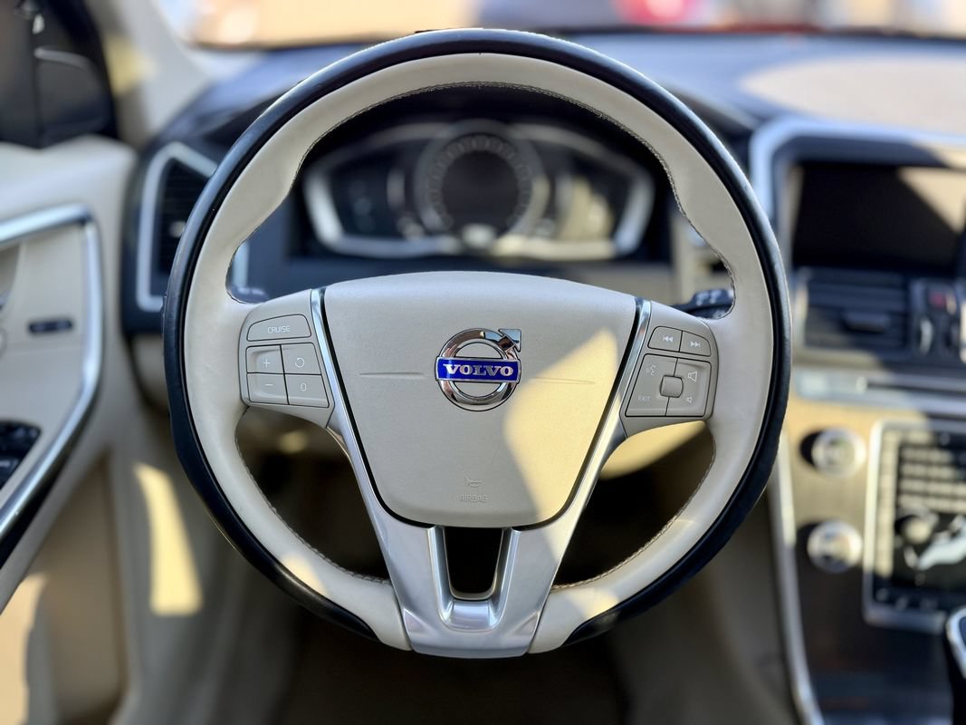 Used 2015 Volvo XC60 T5 AWD/4WD image 14