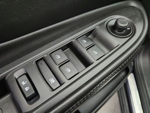 Used 2021 Buick Encore Preferred AWD/4WD image 19