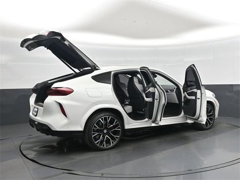 Used 2022 BMW X6 M Base w/ Competition Package image 47