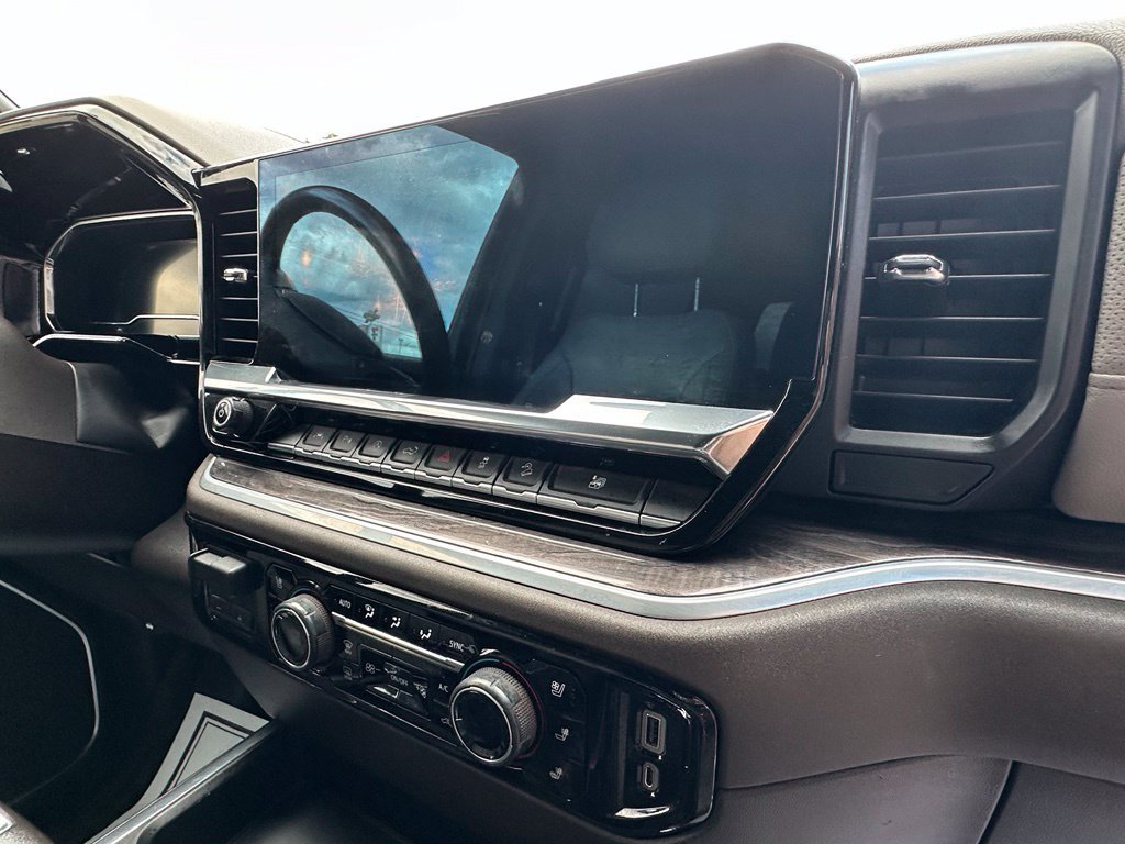 Used 2022 Chevrolet Silverado 1500 LTZ AWD/4WD image 17