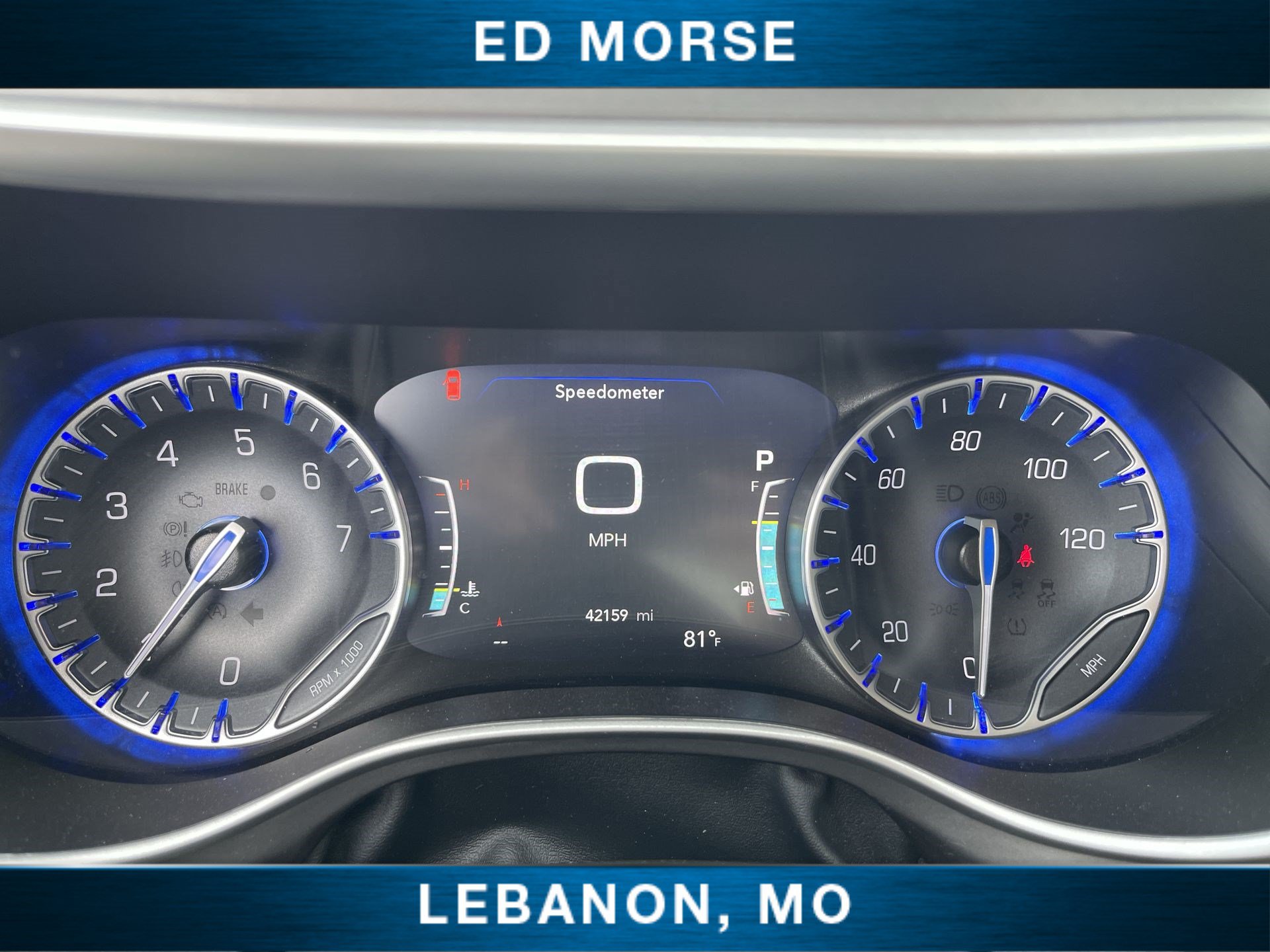 Used 2024 Chrysler Pacifica Touring-L FWD image 12