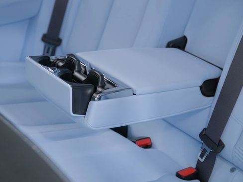 Used 2026 Rolls-Royce Cullinan image 41