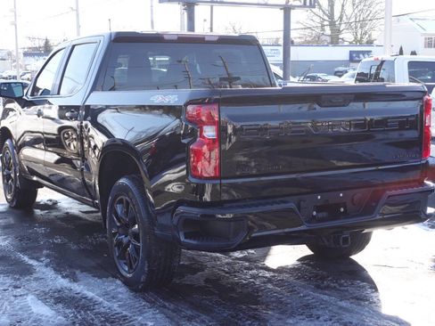 Used 2023 Chevrolet Silverado 1500 Custom image 2