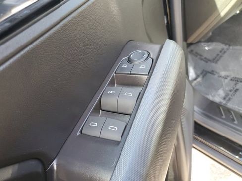 Used 2024 GMC Canyon Elevation w/ Elevation Premium Package RWD image 17