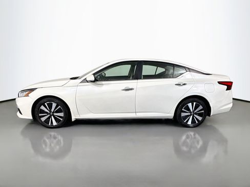 Used 2022 Nissan Altima 2.5 SV w/ SV Premium Package FWD image 6