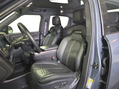 Used 2022 Rivian R1T Adventure AWD/4WD image 9