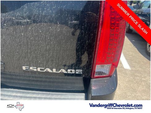 Used 2010 Cadillac Escalade ESV Premium RWD image 9