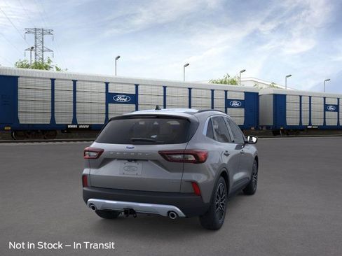 New 2026 Ford Escape SE w/ Class II Trailer Tow Package FWD image 8