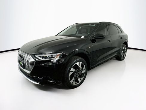 Used 2022 Audi e-tron Premium AWD/4WD image 3