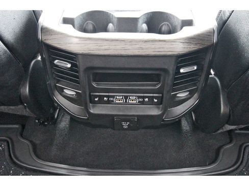 Used 2025 RAM 1500 Limited AWD/4WD image 15