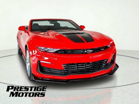 Used 2021 Chevrolet Camaro SS RWD image 9