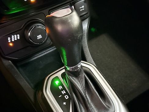 Used 2020 Jeep Renegade Limited image 17