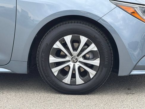 Used 2022 Toyota Corolla LE FWD image 30