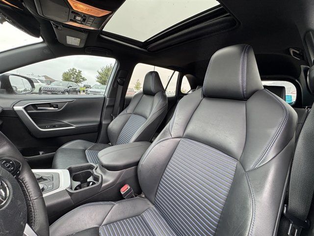 Used 2021 Toyota RAV4 XSE w/ XSE Grade Weather Package AWD/4WD image 10