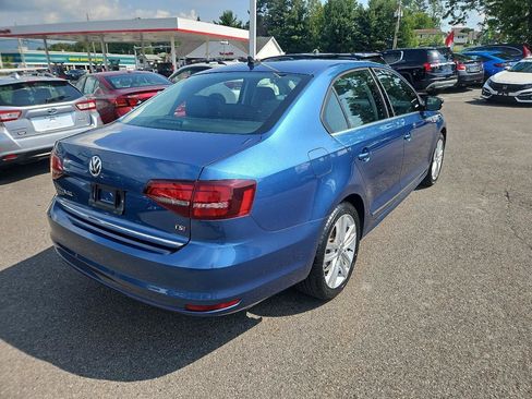 Used 2017 Volkswagen Jetta SEL FWD image 3