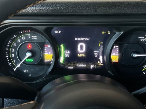 Used 2024 Jeep Wrangler Unlimited AWD/4WD image 23