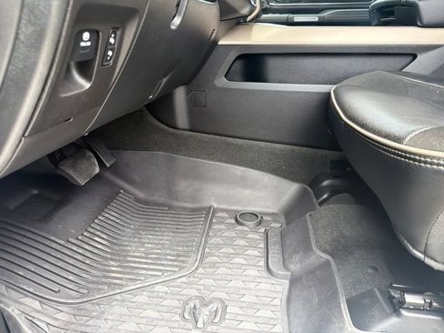 Used 2021 RAM 1500 Laramie AWD/4WD image 33