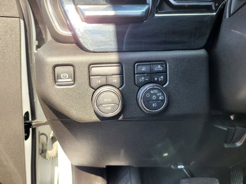 Used 2025 Chevrolet Silverado 2500 LT w/ Safety Package AWD/4WD image 26