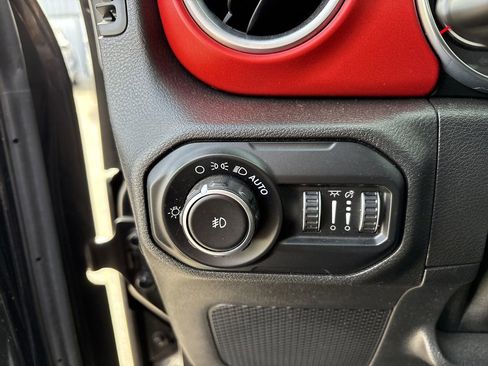 Used 2020 Jeep Wrangler Rubicon w/ Steel Bumper Group image 11