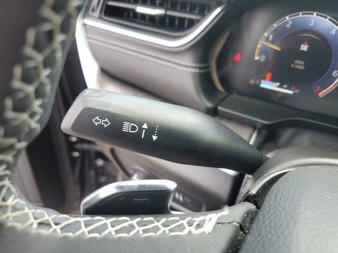 Used 2025 Jeep Grand Cherokee Limited w/ Luxury Tech Group II image 26